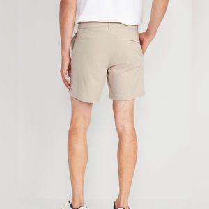 NWT Old Navy Active StretchTech GoDry Cool shorts, size 33